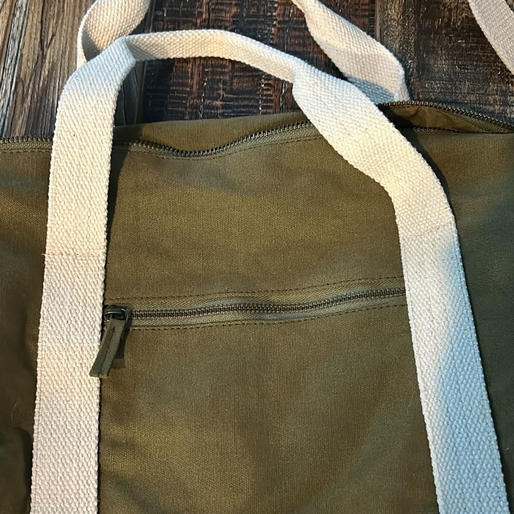 Known Supply fair trade green cotton canvas weekend duffle bag NWOT - Picture 3 of 11